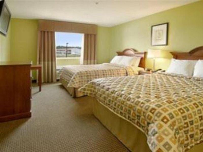 Days Inn & Suites By Wyndham Swainsboro Buitenkant foto