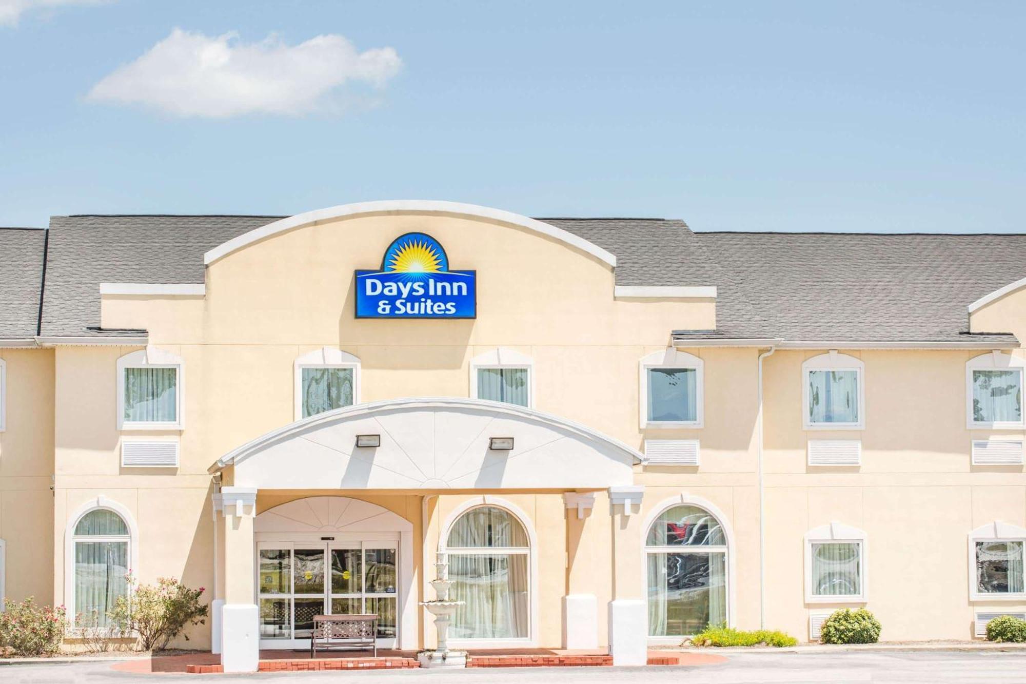 Days Inn & Suites By Wyndham Swainsboro Buitenkant foto